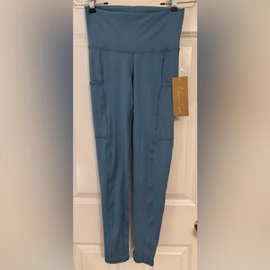 NWT Niyama Sol size S cropped leggings